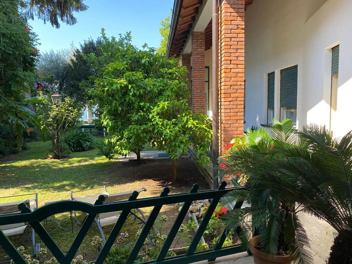 Apartment Casa Vacanze Gabbianella Villa Con Giardino Lungolago Maderno Toscolano-Maderno