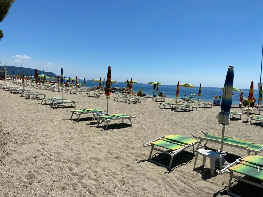Casa Vacanze Gabbianella Villa Con Giardino Lungolago Maderno Toscolano-Maderno