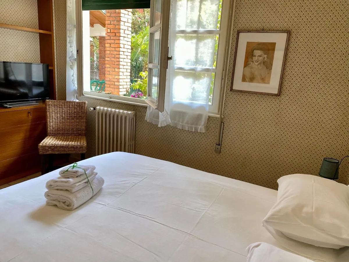 Apartment Casa Vacanze Gabbianella Villa Con Giardino Lungolago Maderno Toscolano-Maderno Italien